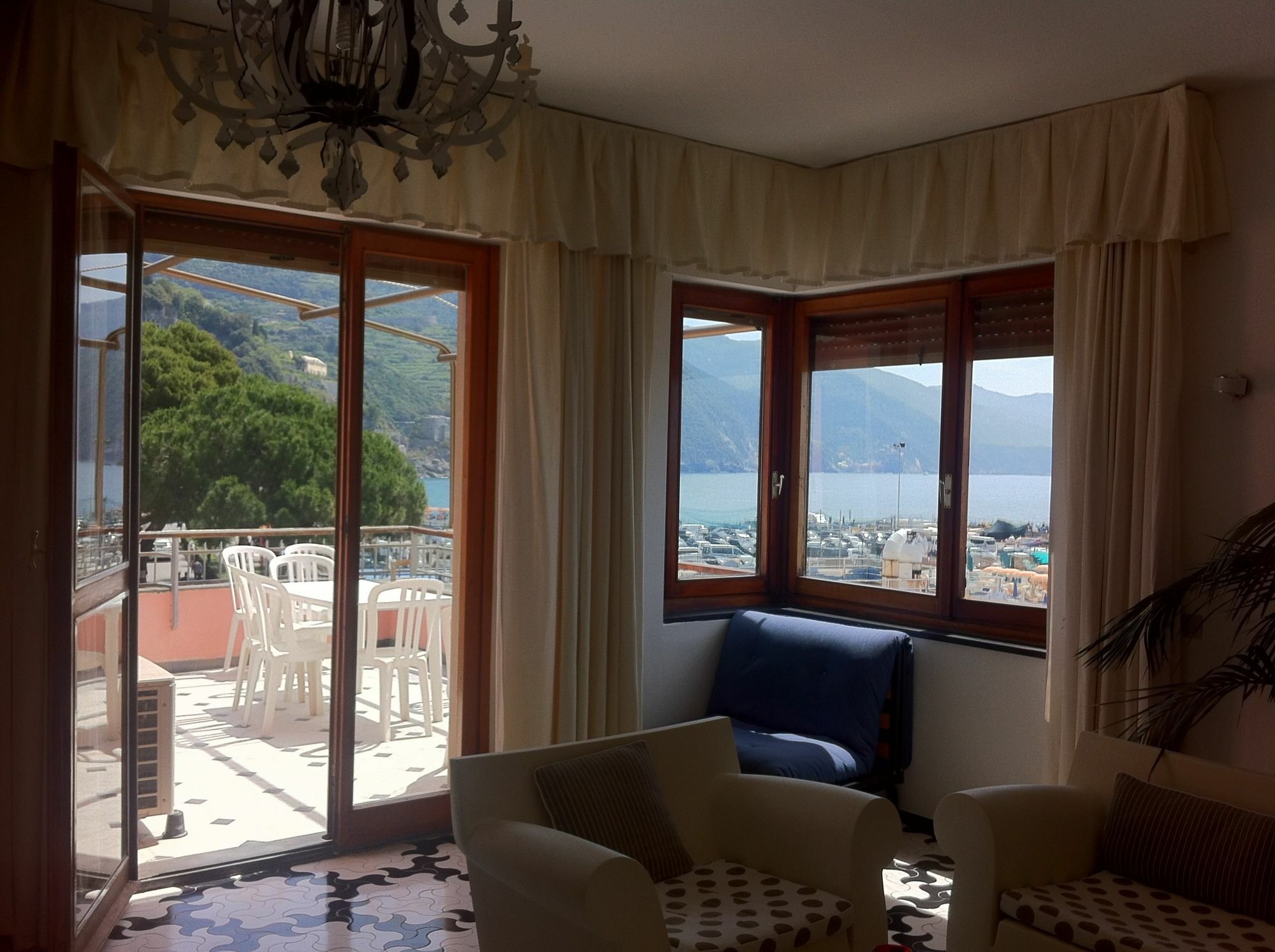 Affittacamere Lo Scoglio Monterosso al Mare Luaran gambar